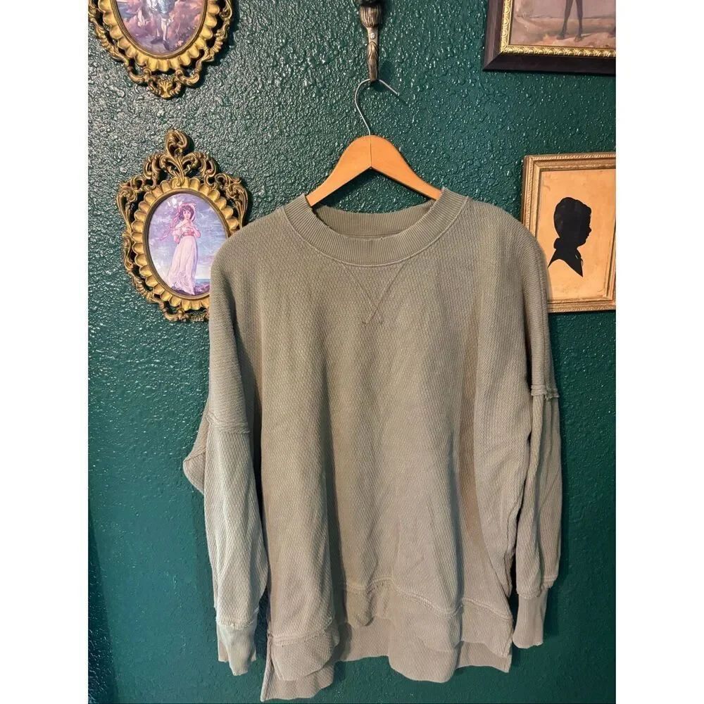 Aerie Green Oversized Crewneck Size Medium Ribbed